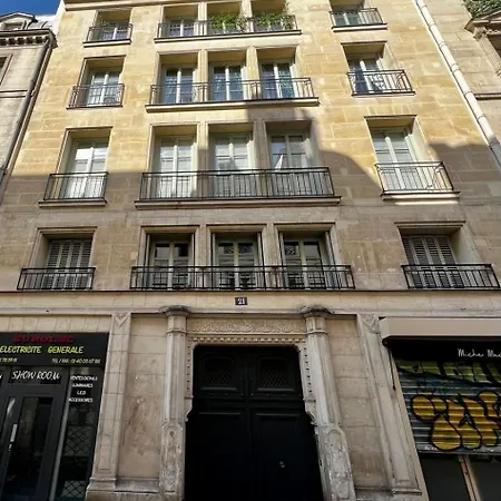 A Duplex With A Sacre Coeur's View Paris