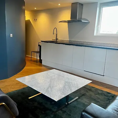 A Duplex With A Sacre Coeur's View *
