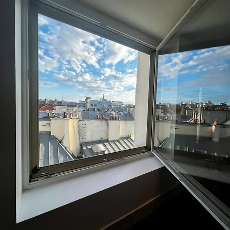 A Duplex With A Sacre Coeur's View * Paris